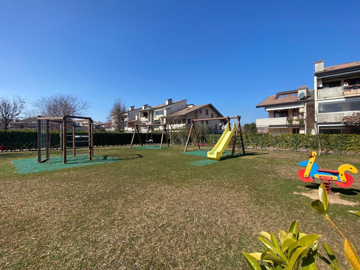 Apartment With Garden And Grill - Green Residence Sirmione Desenzano del Garda Dış mekan fotoğraf