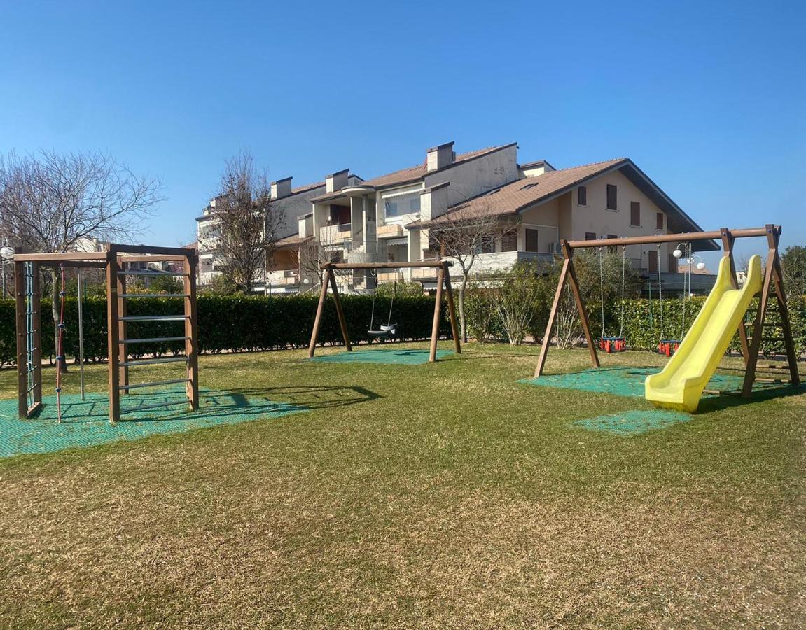 Apartment With Garden And Grill - Green Residence Sirmione Desenzano del Garda Dış mekan fotoğraf